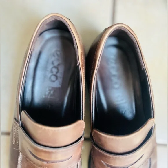 Ecco men’s shoes size 13 brown color great condition